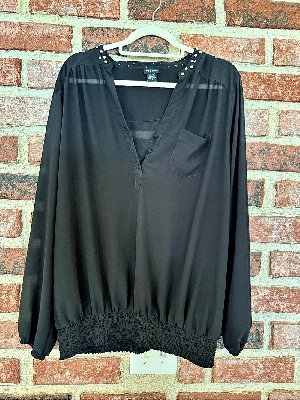 Torrid Studded Neck Blouse in Black Size 2